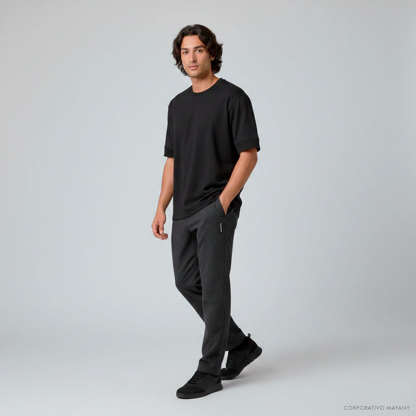 PLAYERA BÁSICA 𝗡𝗘𝗚𝗥𝗔
