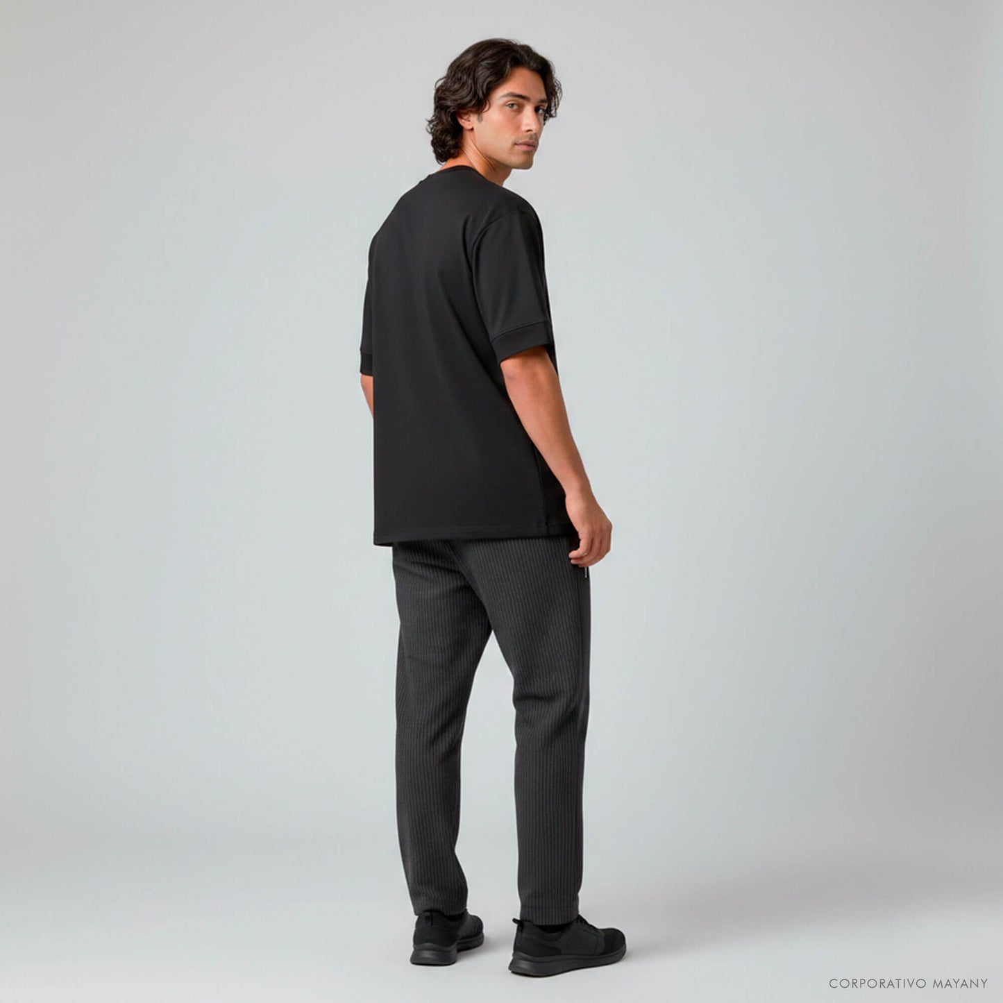 PLAYERA BÁSICA 𝗡𝗘𝗚𝗥𝗔