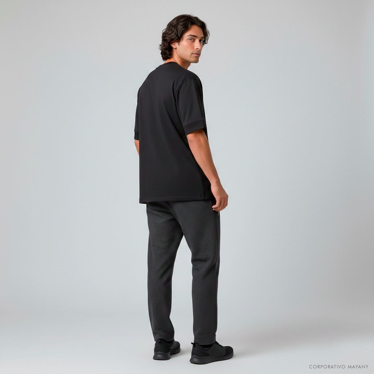 PLAYERA BÁSICA 𝗡𝗘𝗚𝗥𝗔